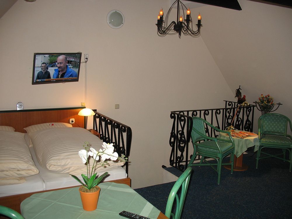 Altes Zollhaus Am Klinikum Hotel Lübeck Kültér fotó
