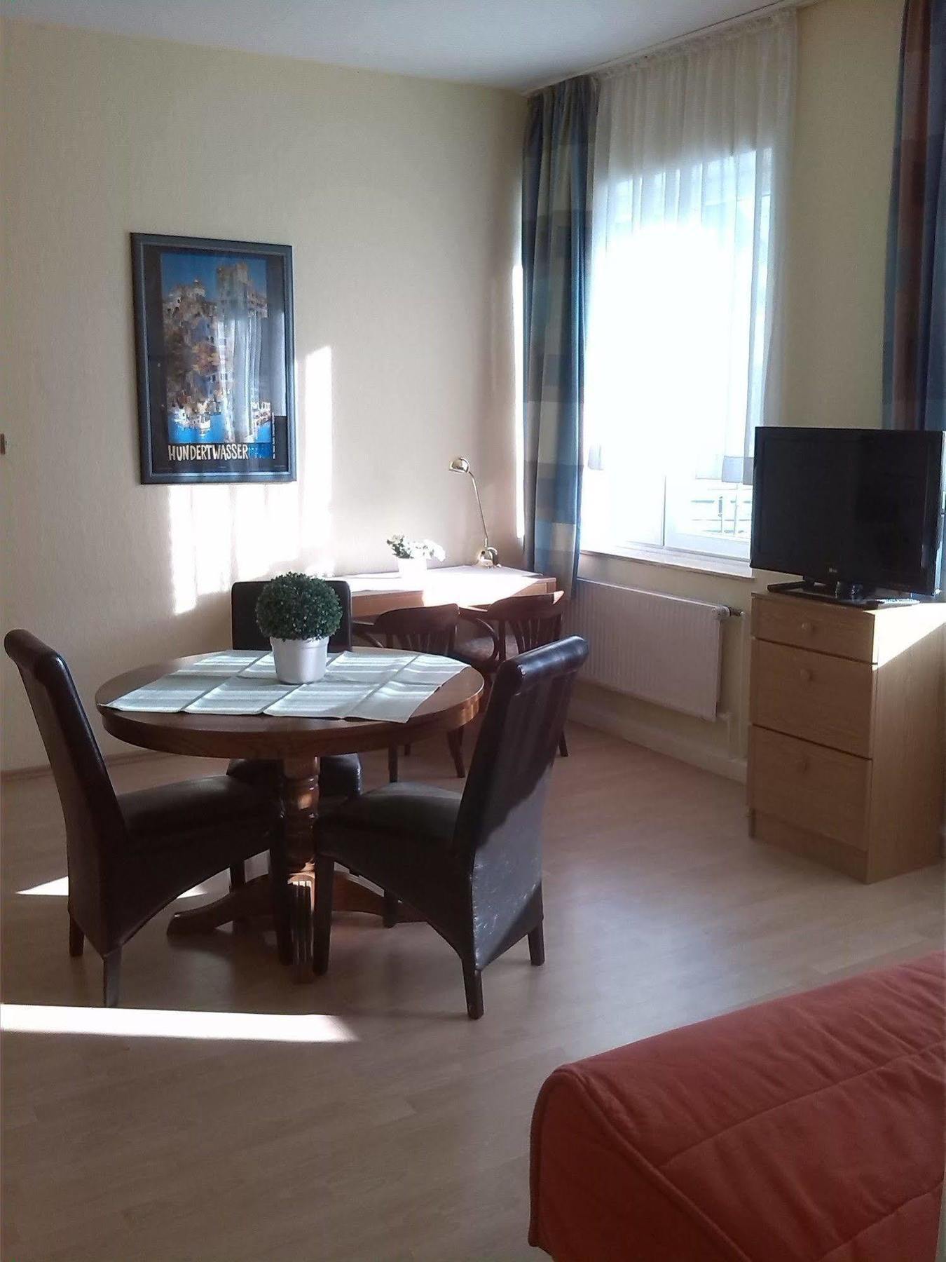 Altes Zollhaus Am Klinikum Hotel Lübeck Kültér fotó