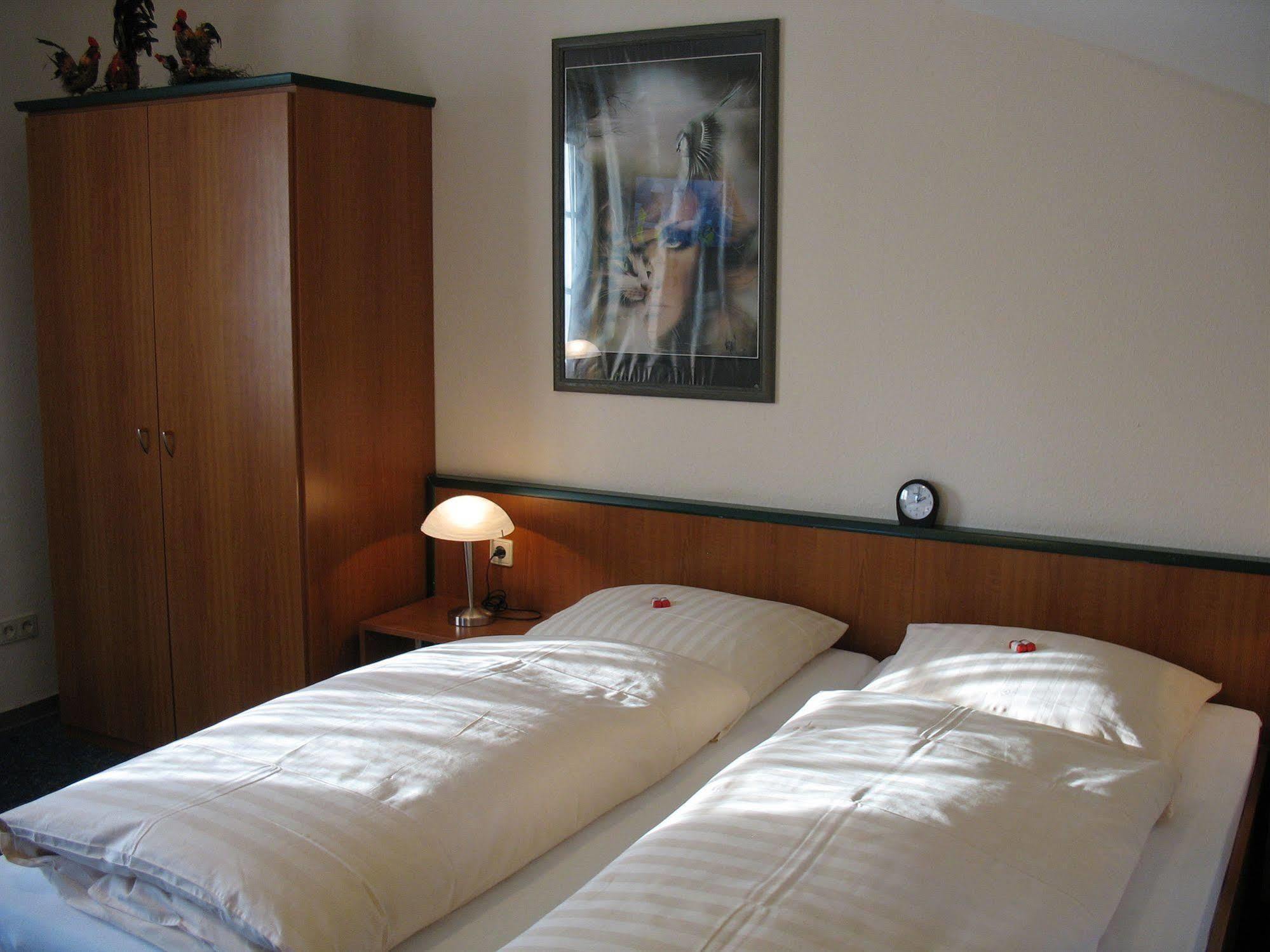Altes Zollhaus Am Klinikum Hotel Lübeck Kültér fotó